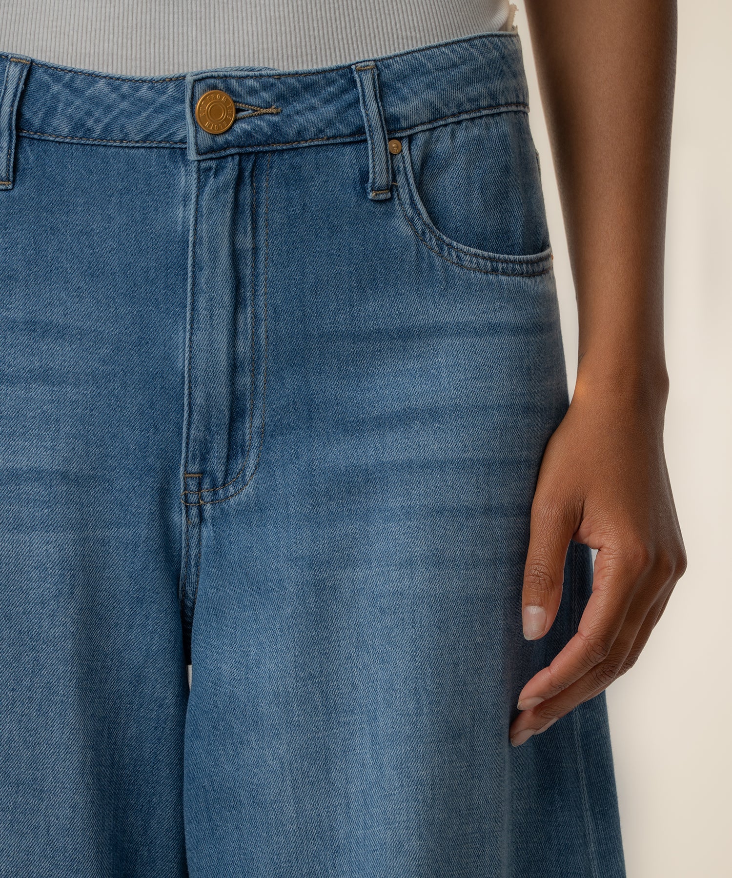 Blake High Rise Crop Wide Leg in Medium Wash - Image 4