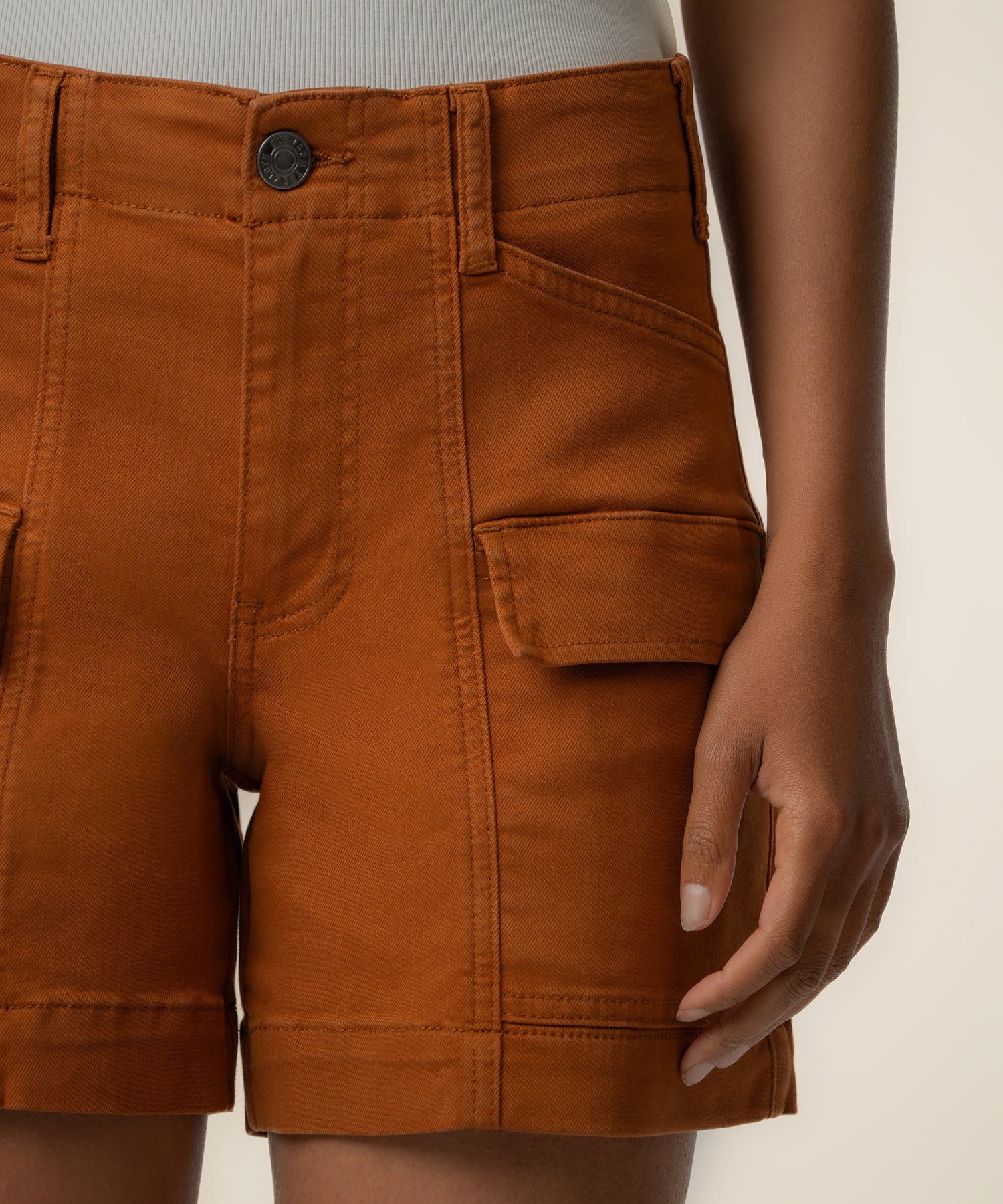 Jane Twill High Rise Short, Exclusive in Cinnamon - Image 4