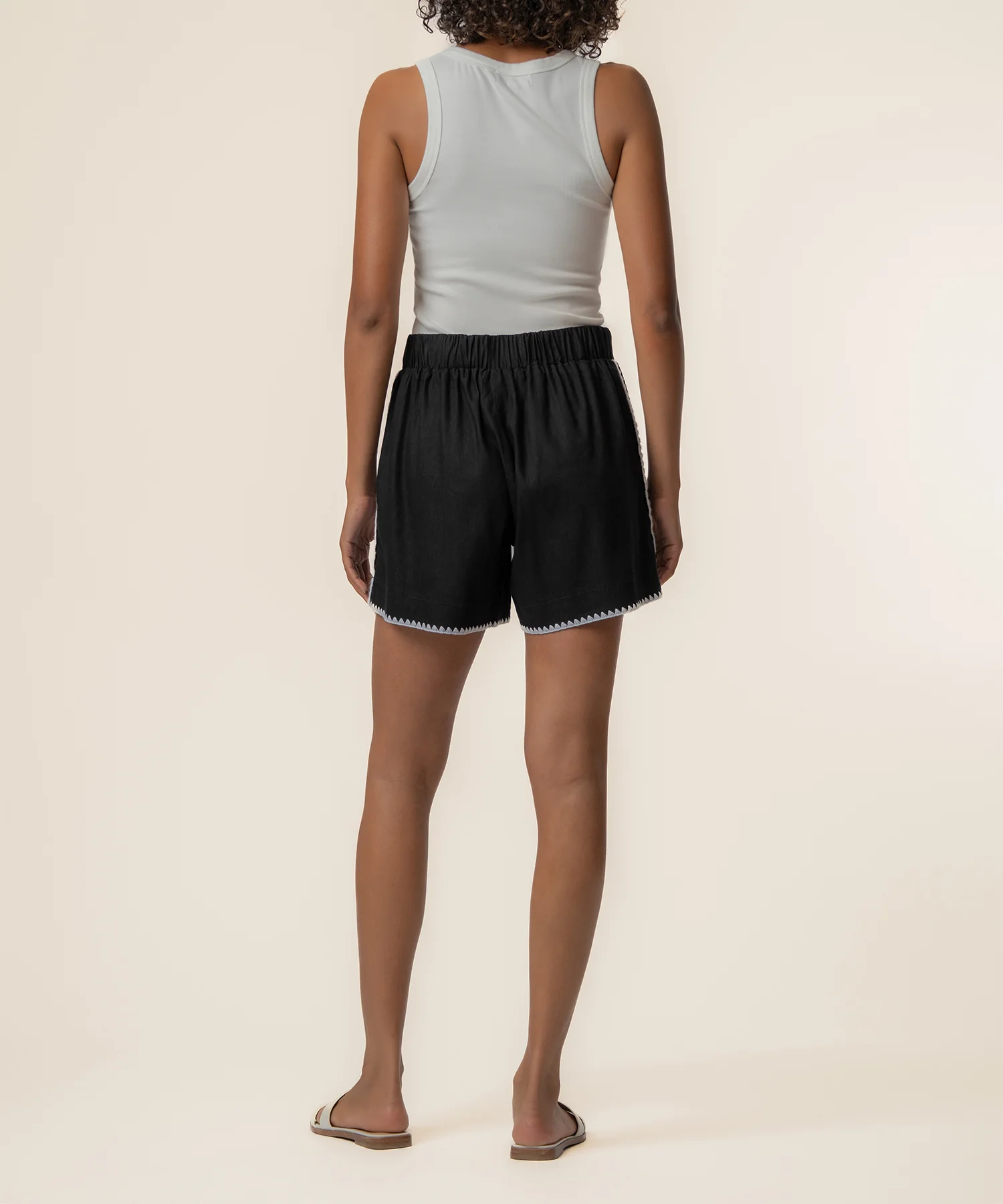 Nicolette Linen Bermuda in Black/White - Image 3