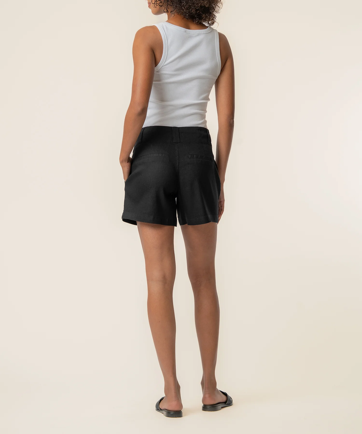Katie Linen High Rise Short in Black - Image 3