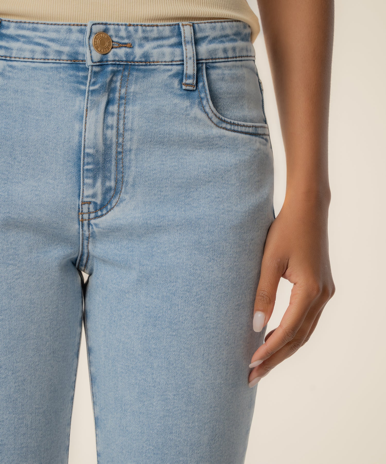 Kelsey High Rise Ankle Flare in Celebrate Wash - Image 4
