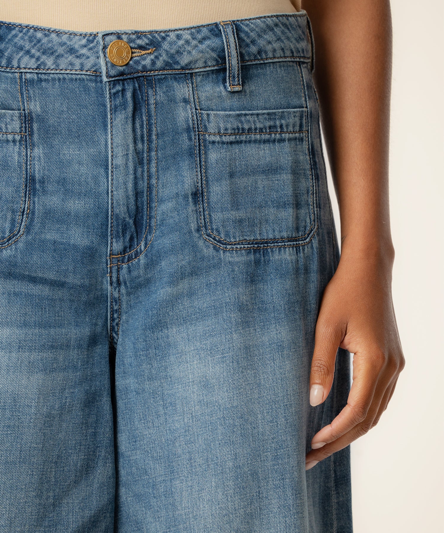 Blake High Rise Crop Super Wide, Exclusive in Exciting Wash - Image 4