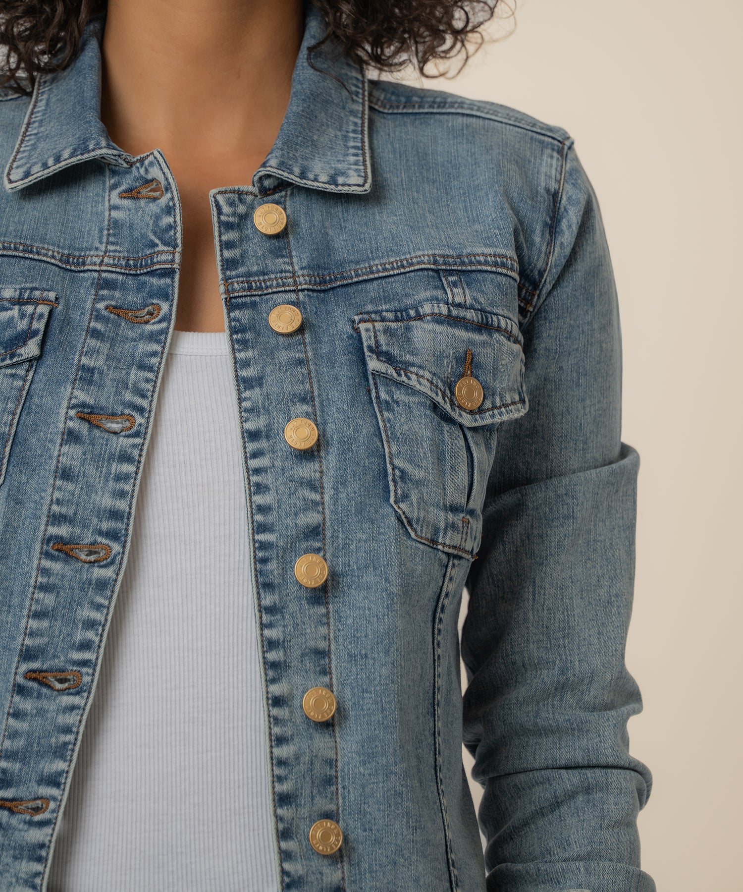 Kara Denim Jacket in Standard Wash - Image 4