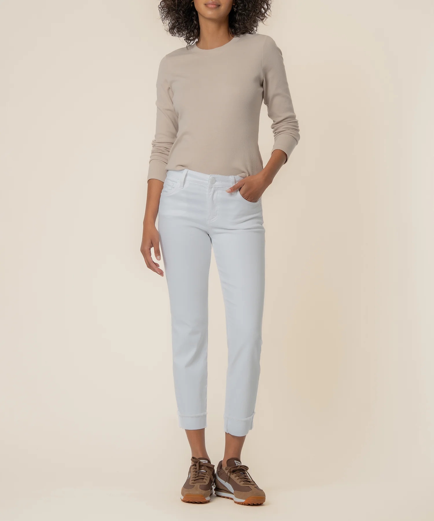 Amy Mid Rise Crop Straight Leg in Optic White