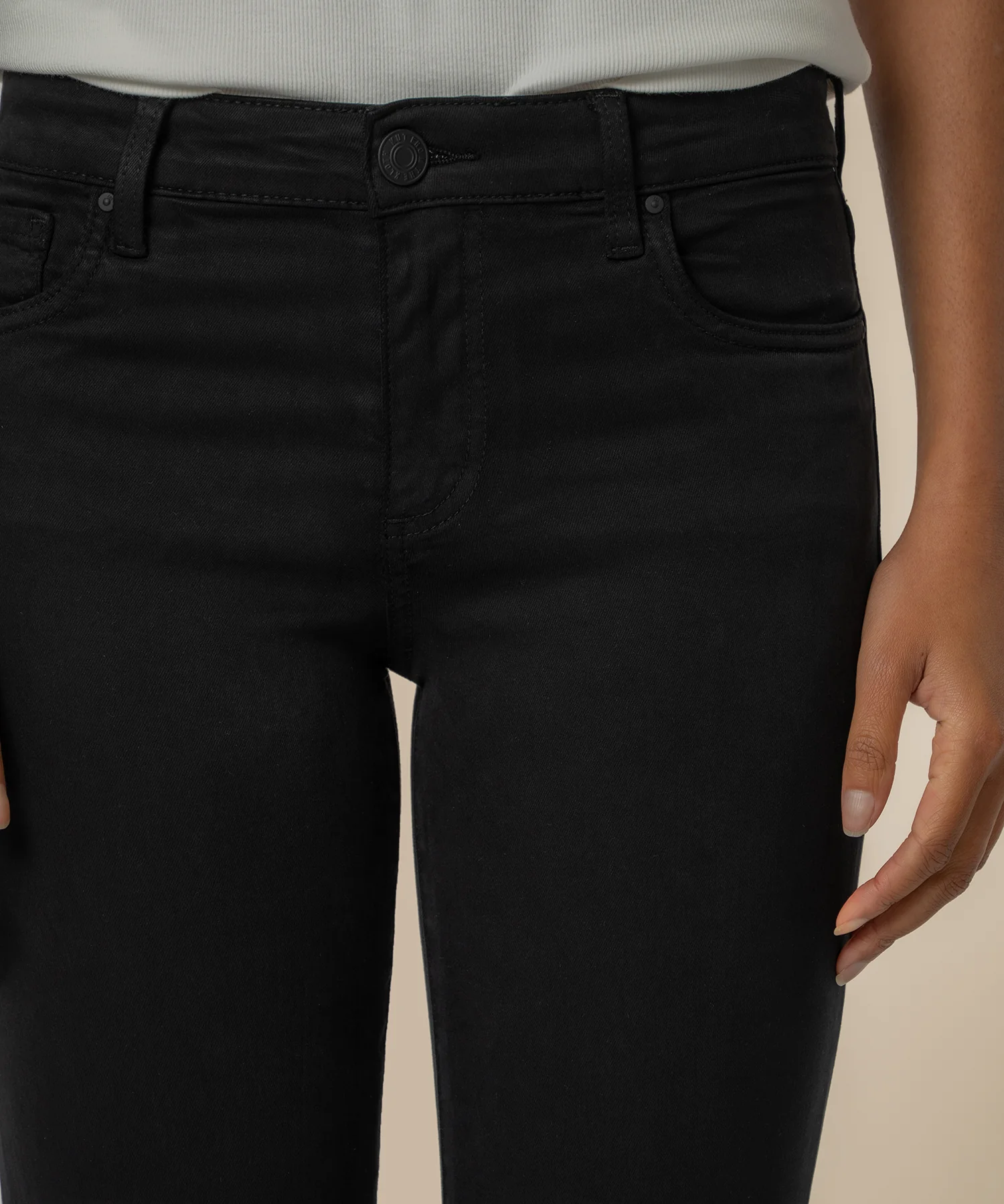 Amy Mid Rise Crop Straight Leg in Black - Image 4