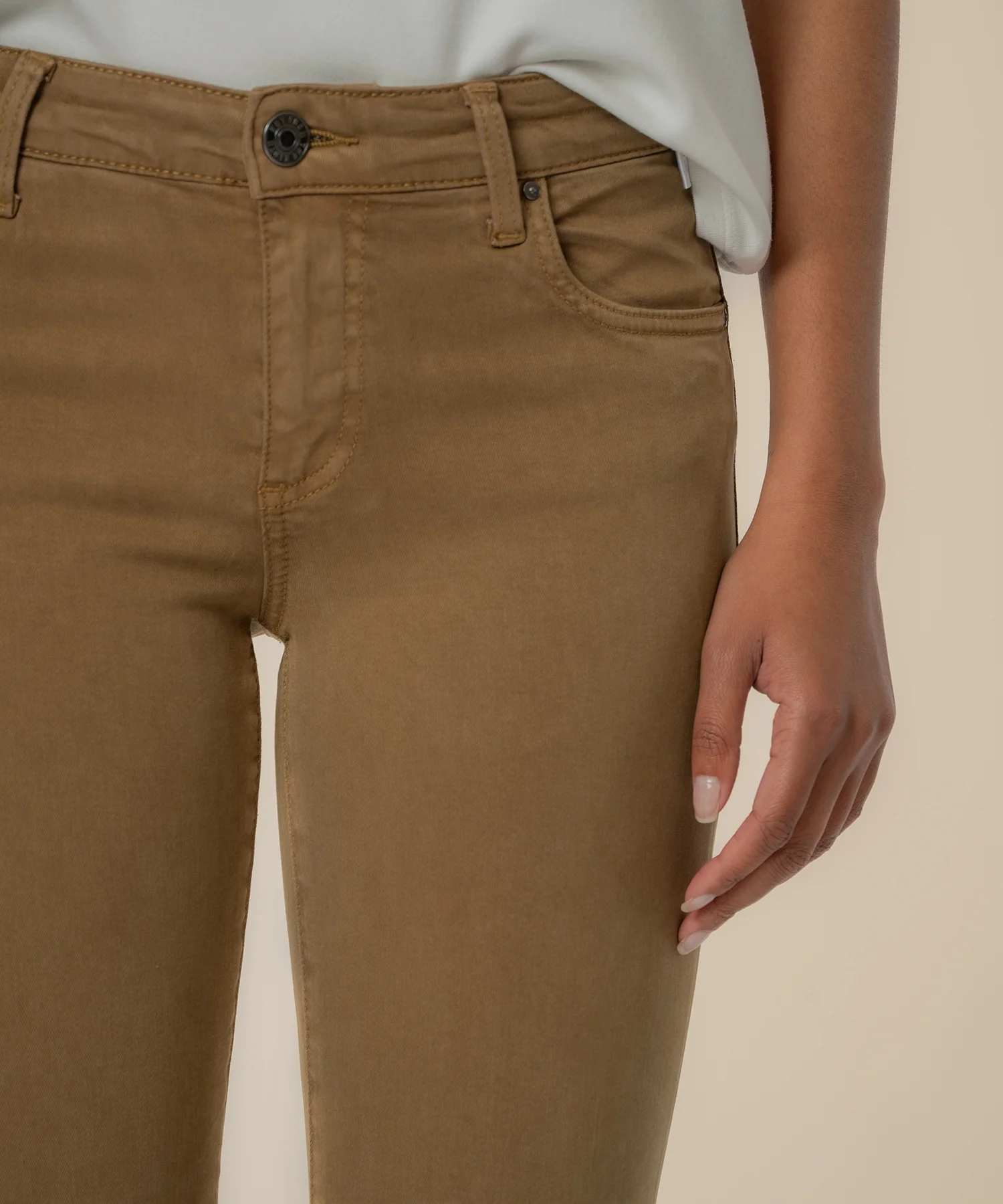 Amy Mid Rise Crop Straight Leg in Wood - Image 4