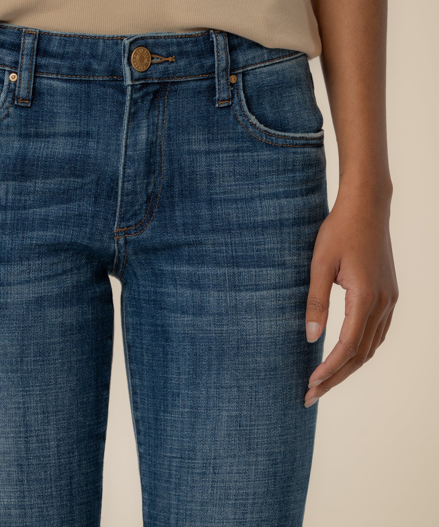Amy Mid Rise Crop Straight, Petite in Deserving Wash - Image 4