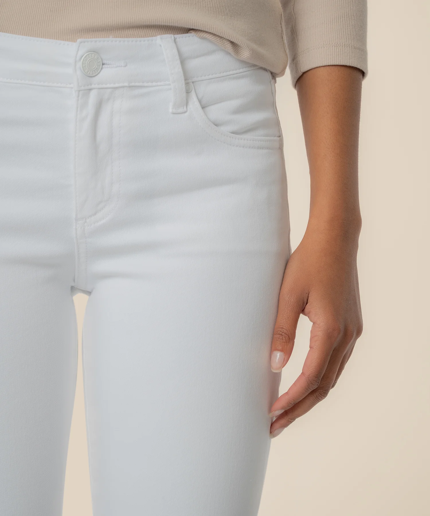 Amy Mid Rise Crop Straight Leg, Petite in Optic White - Image 4