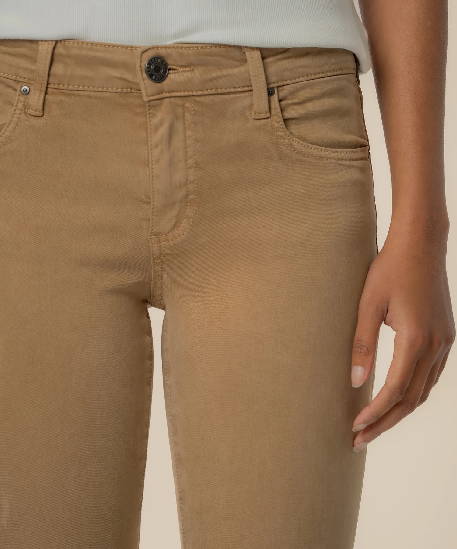 Amy Mid Rise Crop Straight, Petite in Chai - Image 4