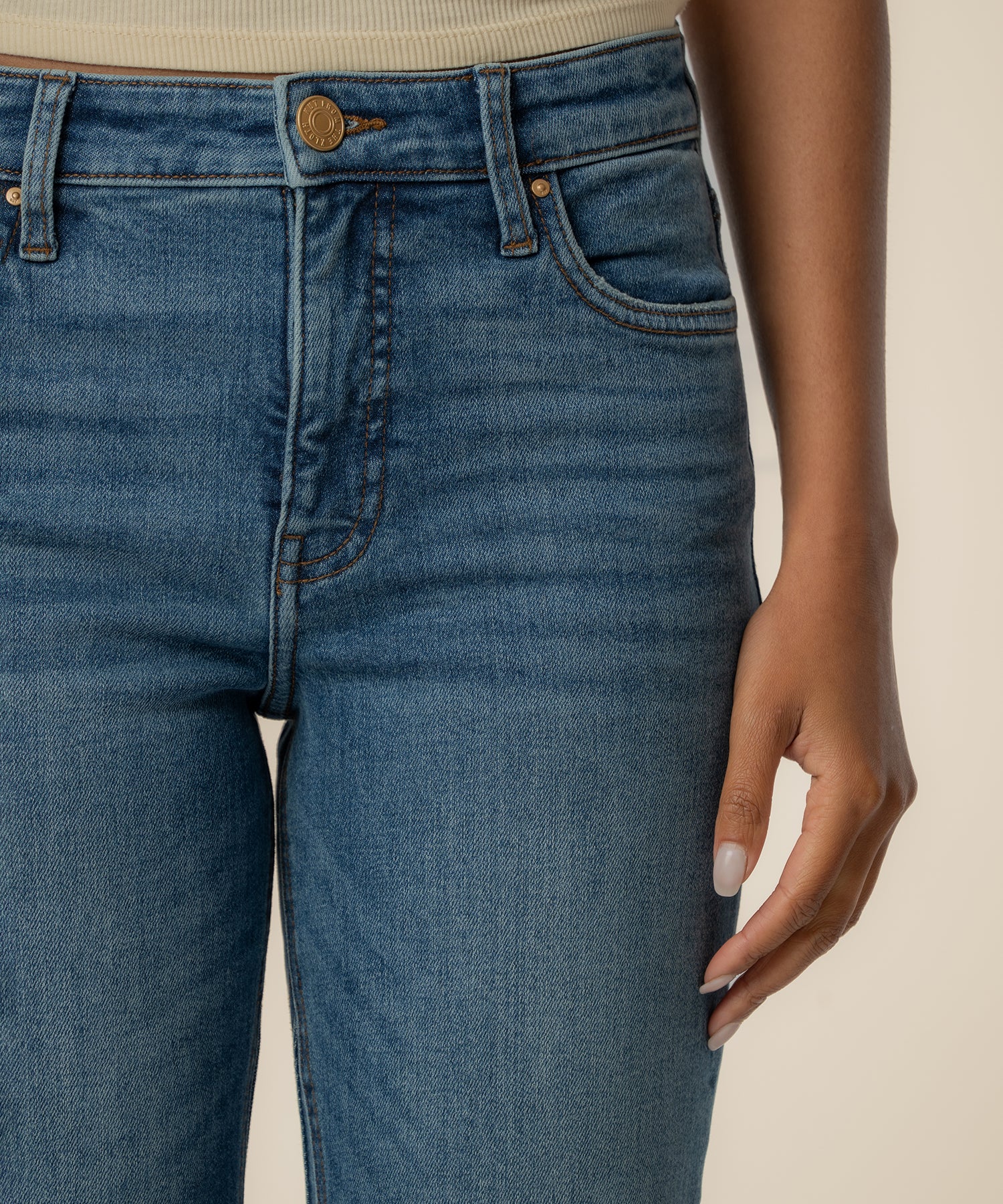 Kelsey High Rise Ankle Flare in Wonderful Wash - Image 4