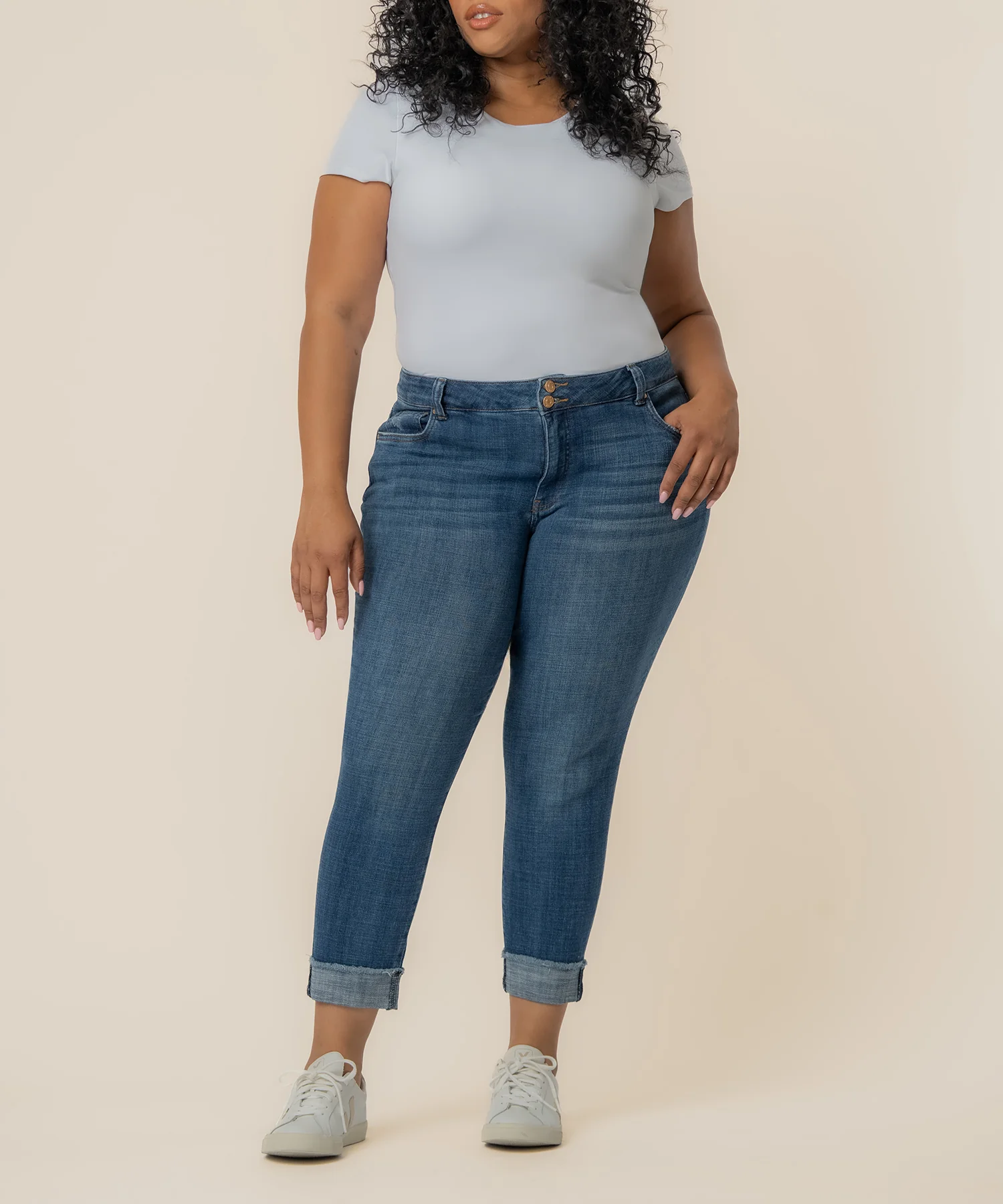 Amy Mid rise Crop Straight, Plus in Deserving Wash