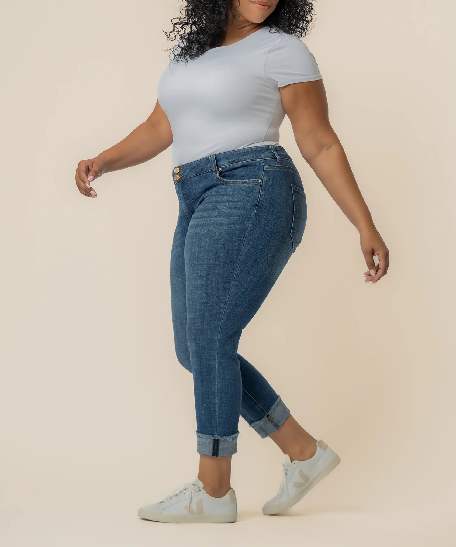 Amy Mid rise Crop Straight, Plus in Deserving Wash - Image 2