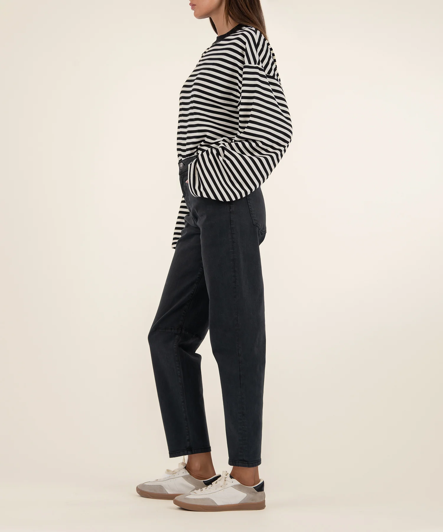 Ashley High Rise Slouchy Barrel Straight Leg, Exclusive in Black - Image 2