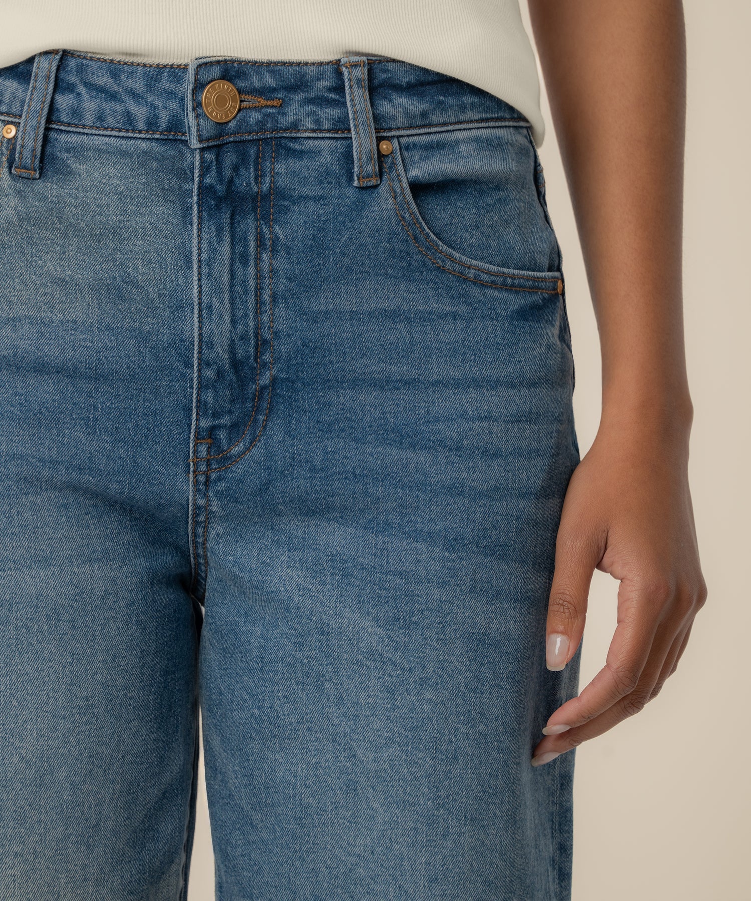 Ashley High Rise Slouchy Barrel Leg, Exclusive in Improving Wash - Image 4