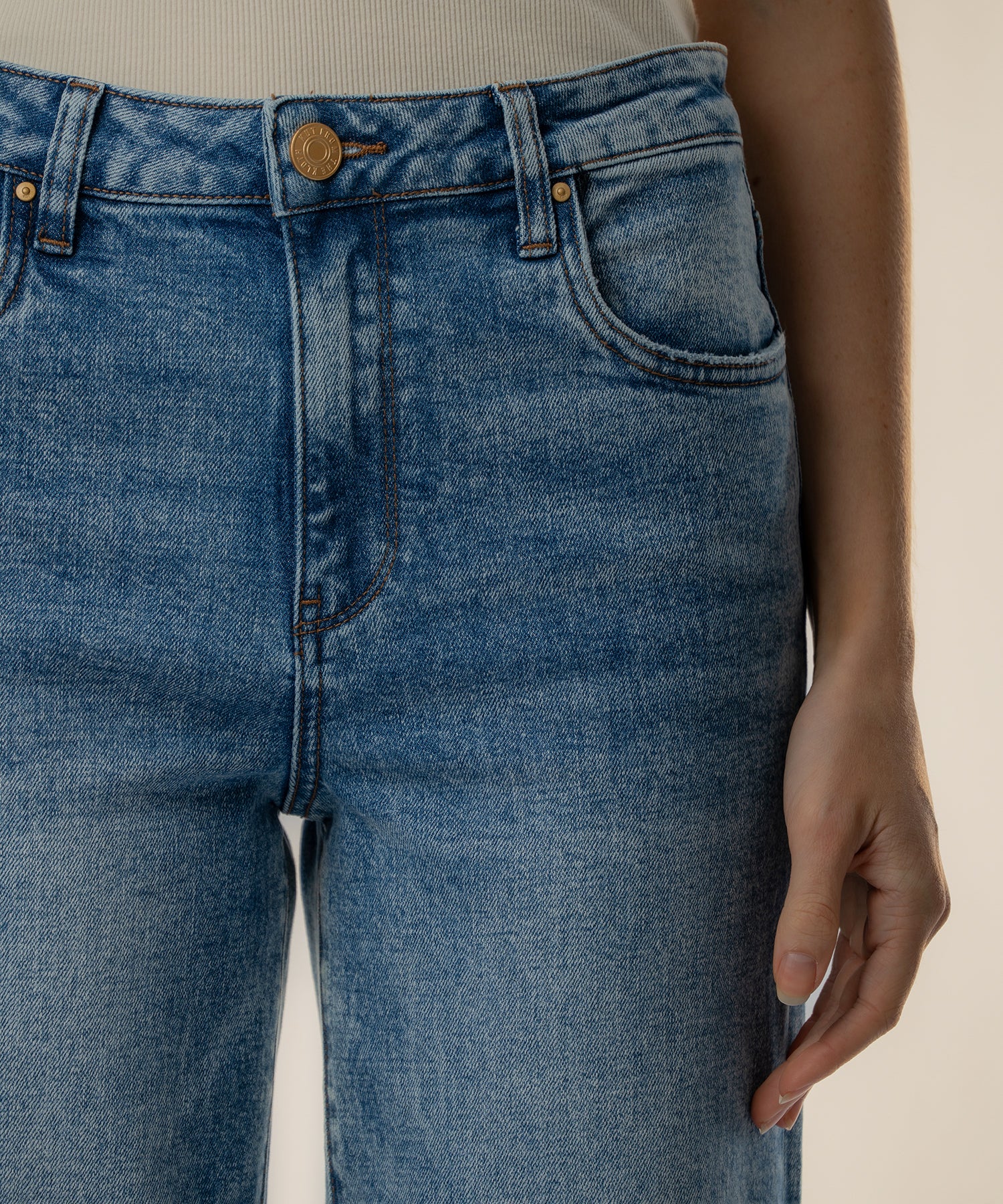 Sienna High Rise Straight Leg in Popular Wash - Image 4