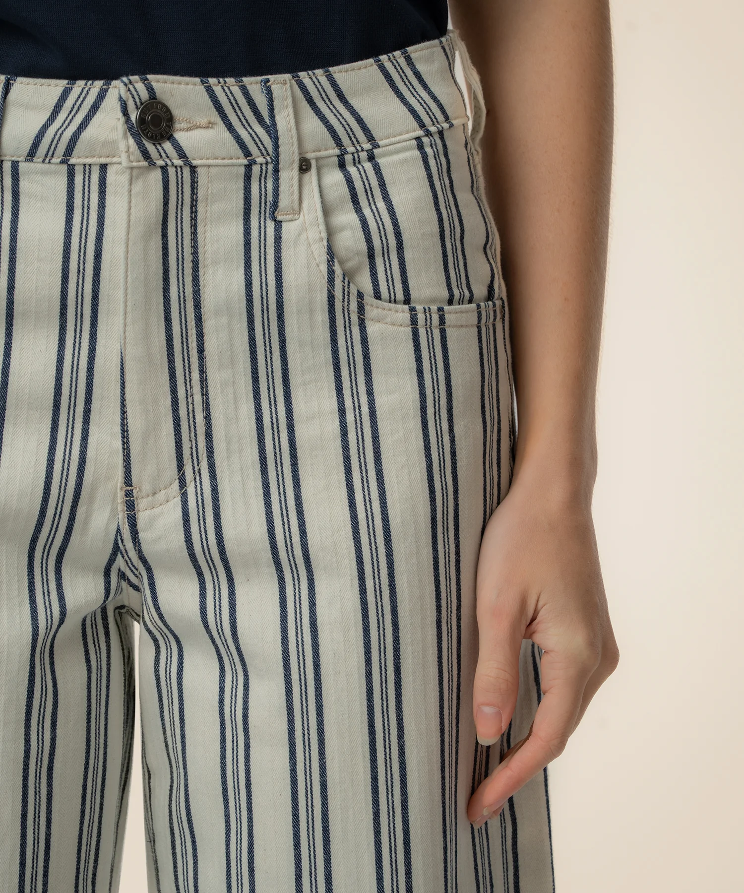 Gwen Stripe Twill High Rise Wide Straight Leg in Navy/Ivory - Image 4