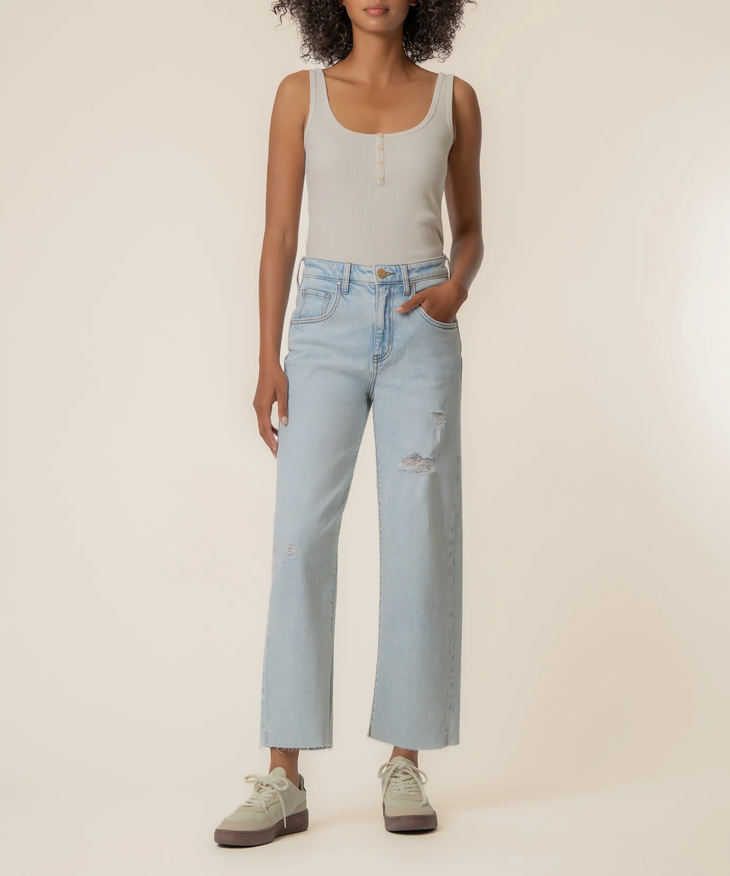 Gwen High Rise Wide Leg in Care Wash