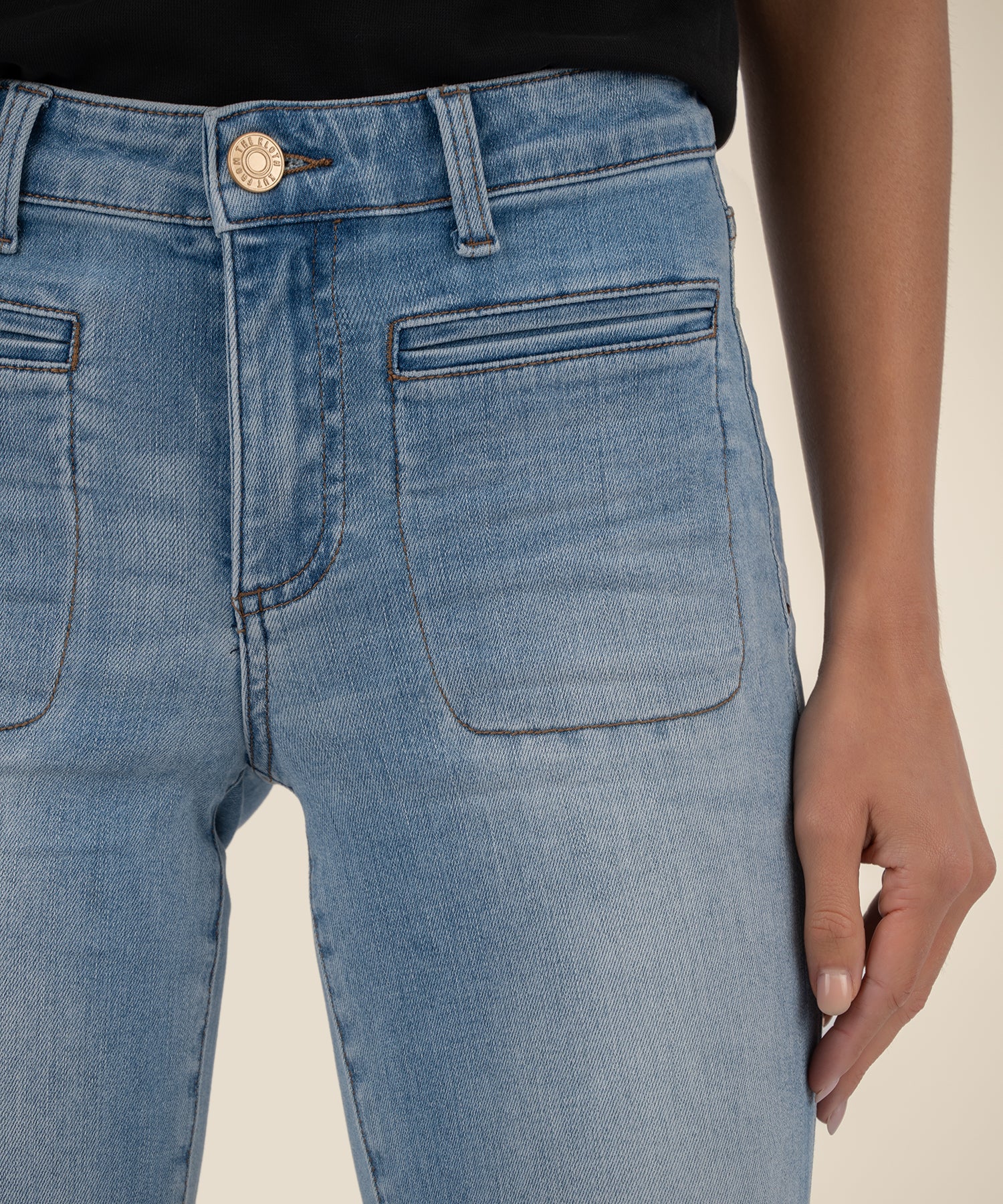 Amy Crop Straight Leg in Valor Wash - Image 4