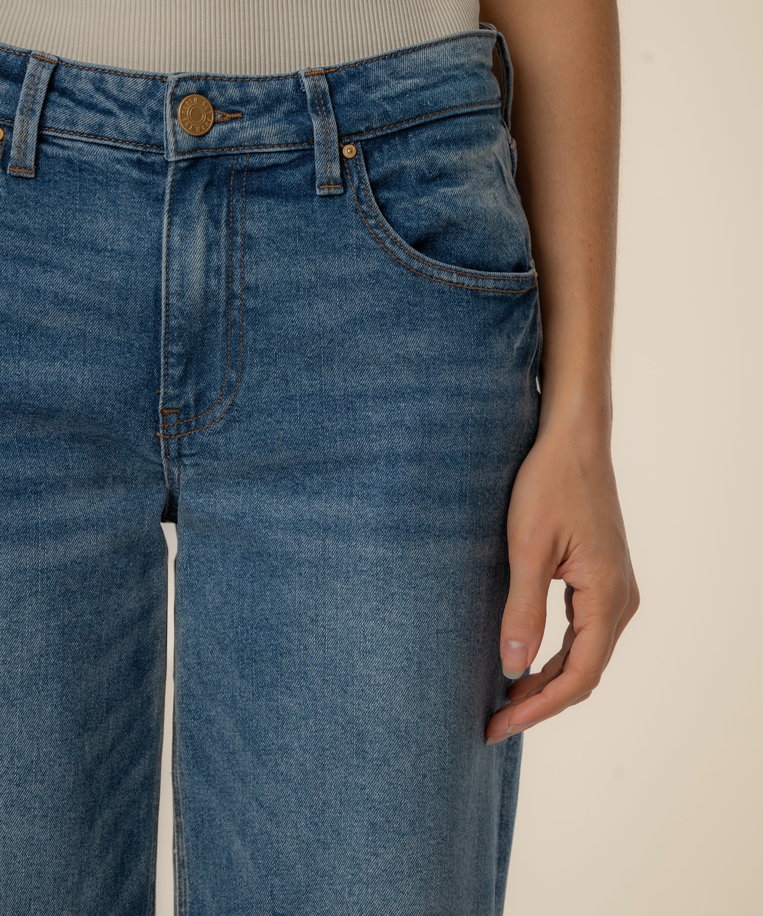 Selena Baggy Low Rise Straight Leg, Exclusive in Solving Wash - Image 4