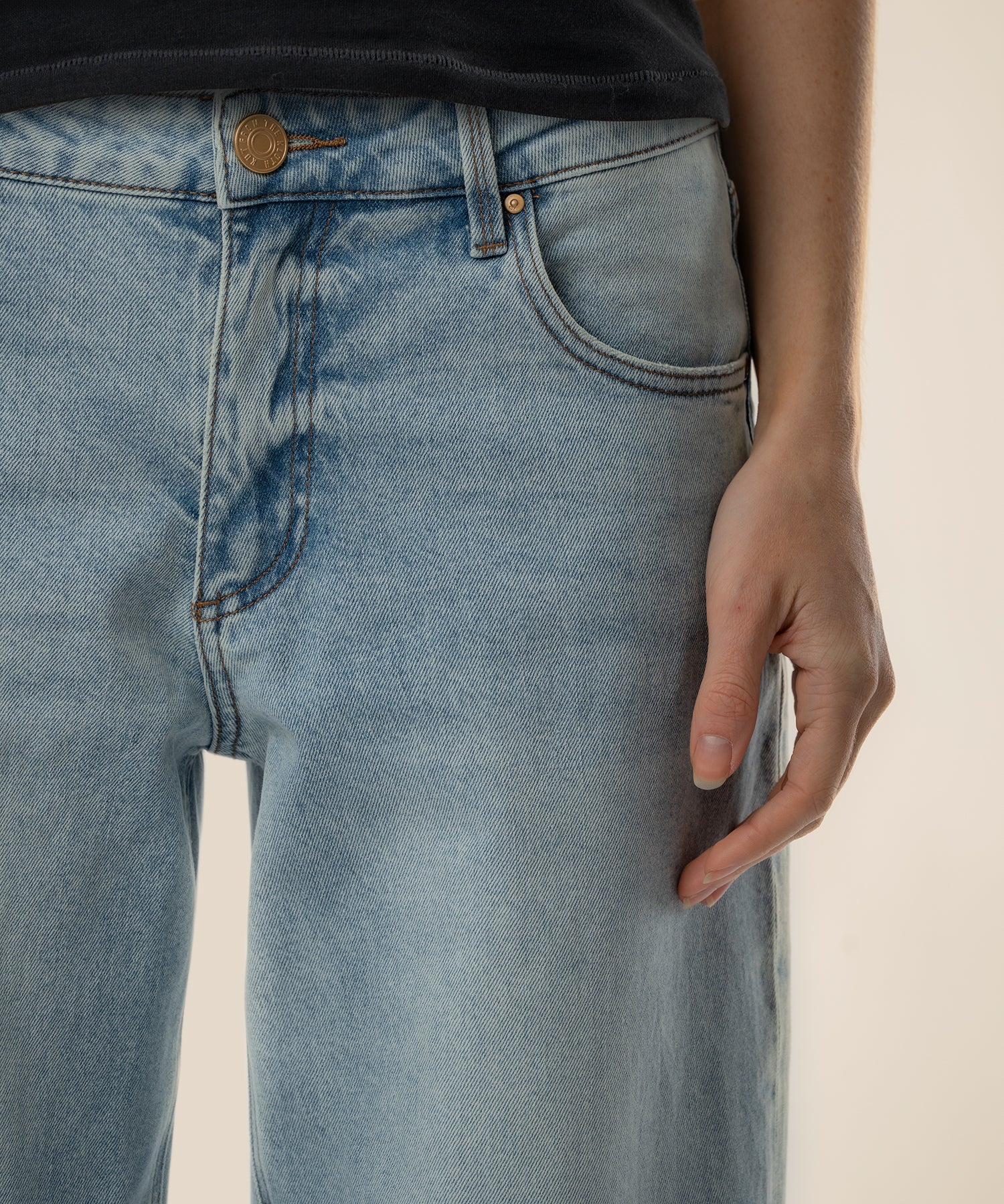 Selena Baggy Low Rise Straight Leg, Exclusive in Power Wash - Image 4