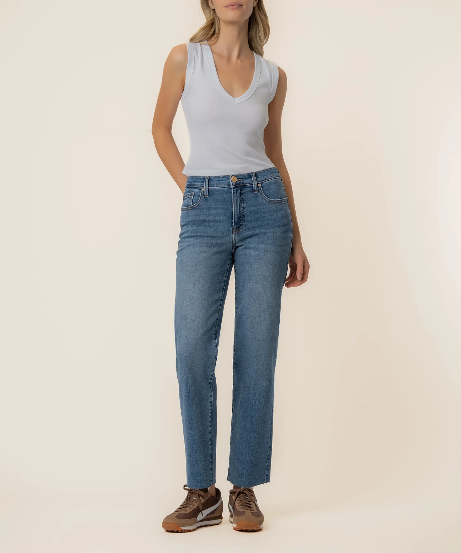 Avery High Rise Straight Leg, Exclusive in Style Wash