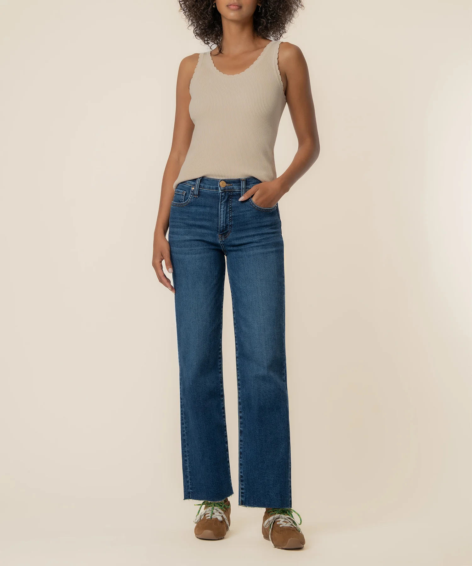 Avery High Rise Straight Leg, Exclusive in Embrace Wash