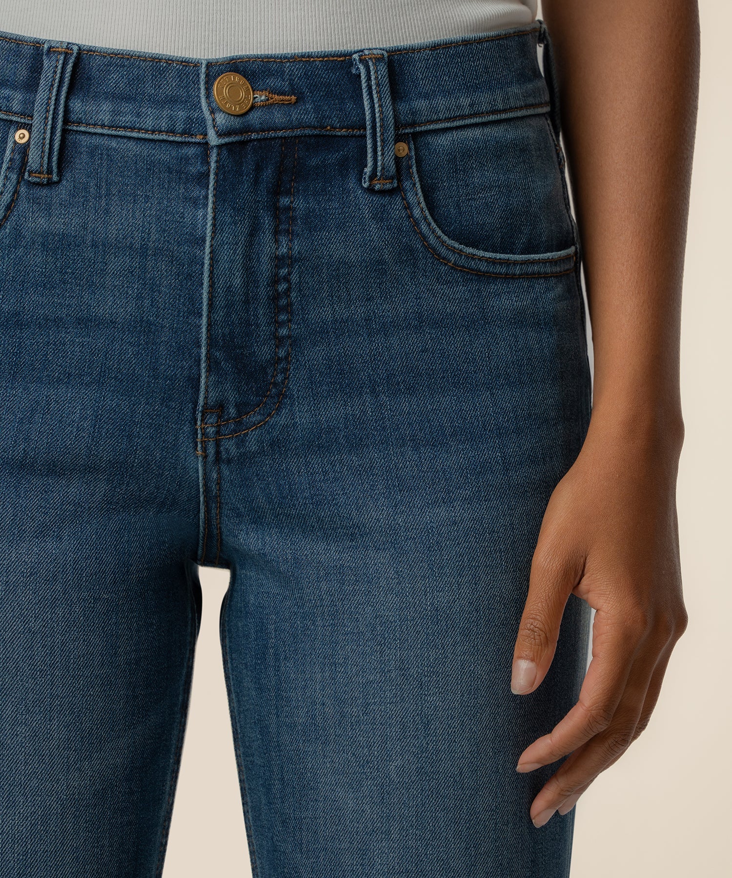 Blair High Rise Straight Leg, Petite in Razor Wash - Image 4