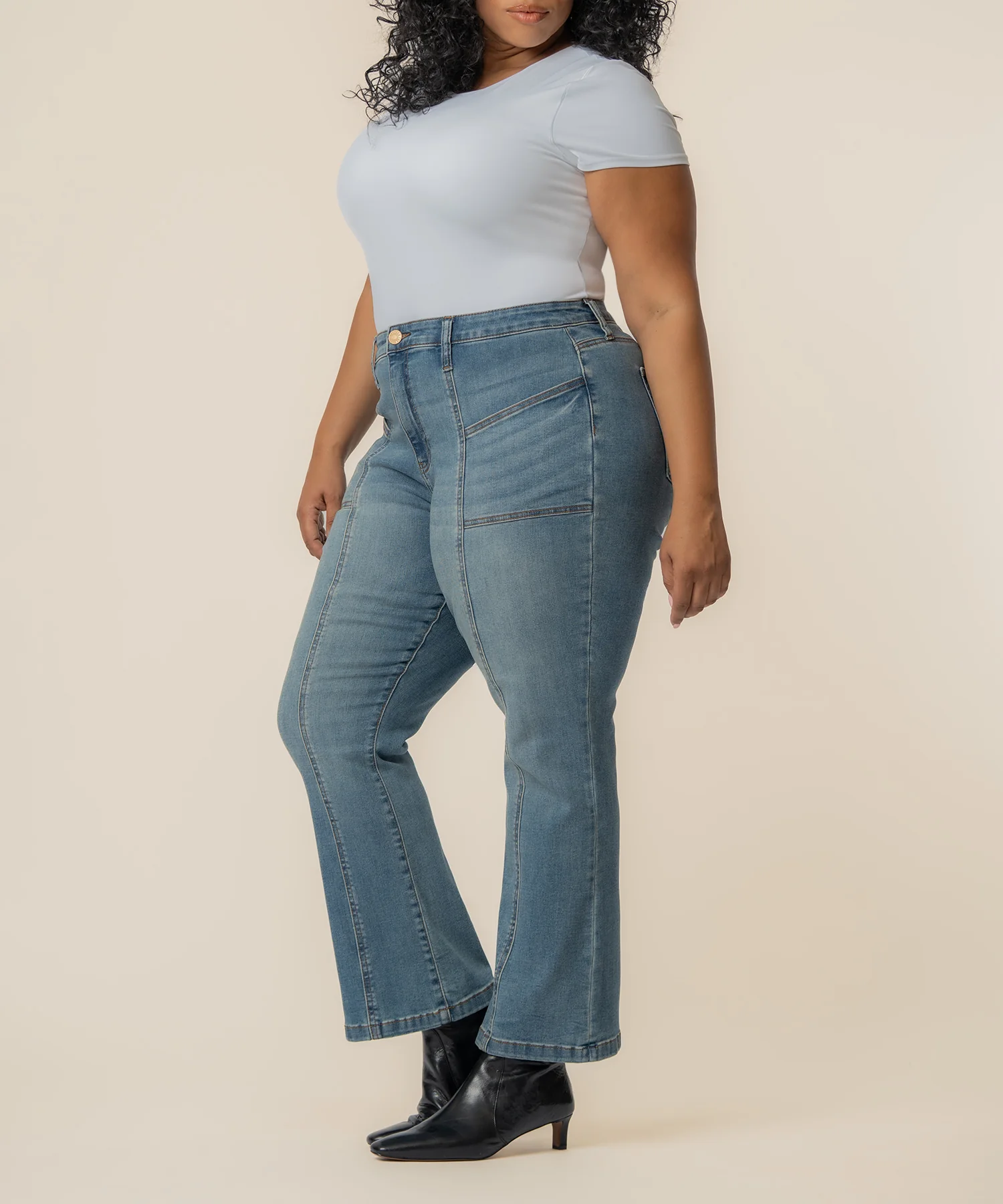 Kelsey High Rise Ankle Flare, Plus in Articulated Wash - Image 2