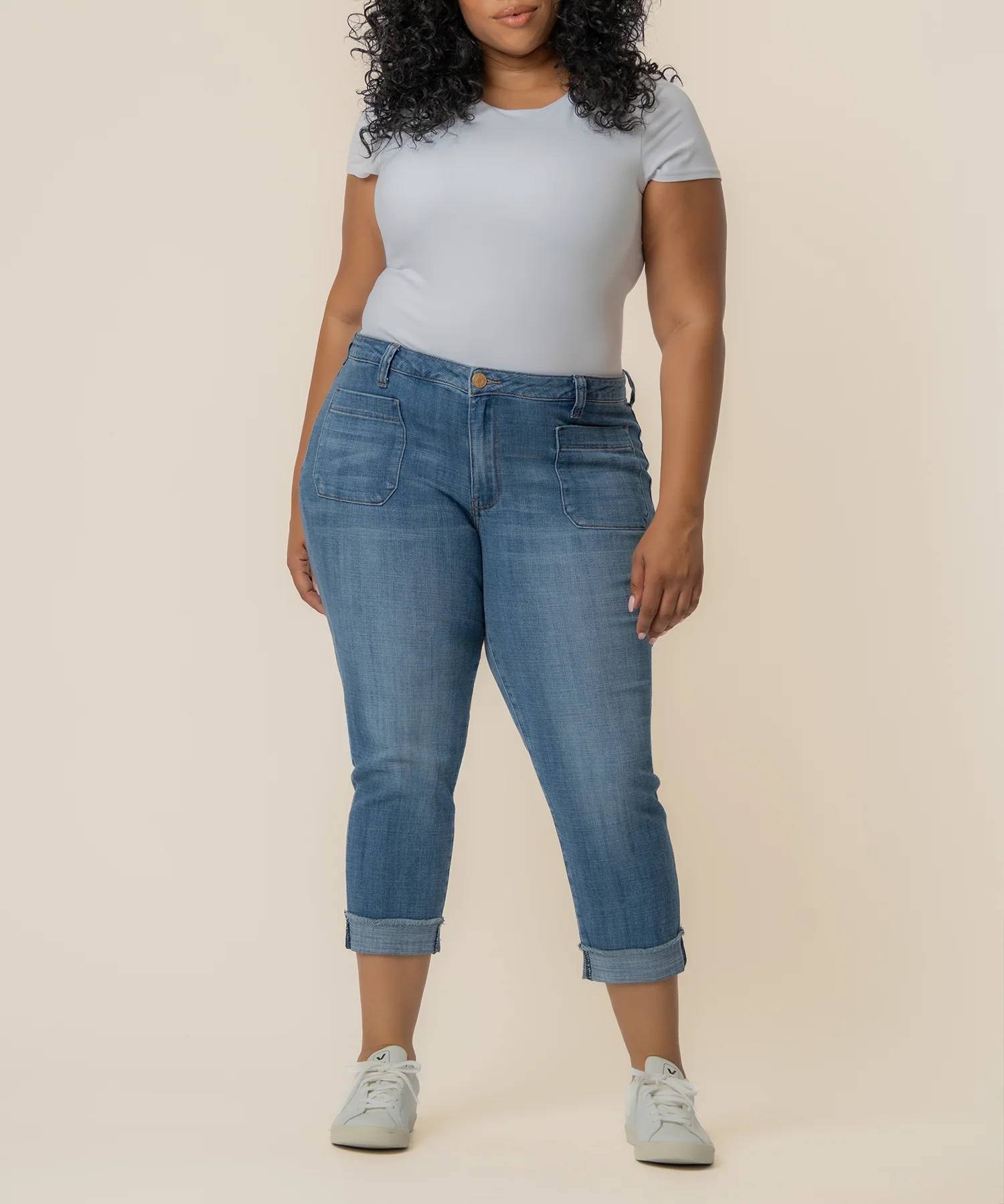 Amy Mid Rise Crop Straight Leg, Plus in Attractive Wash