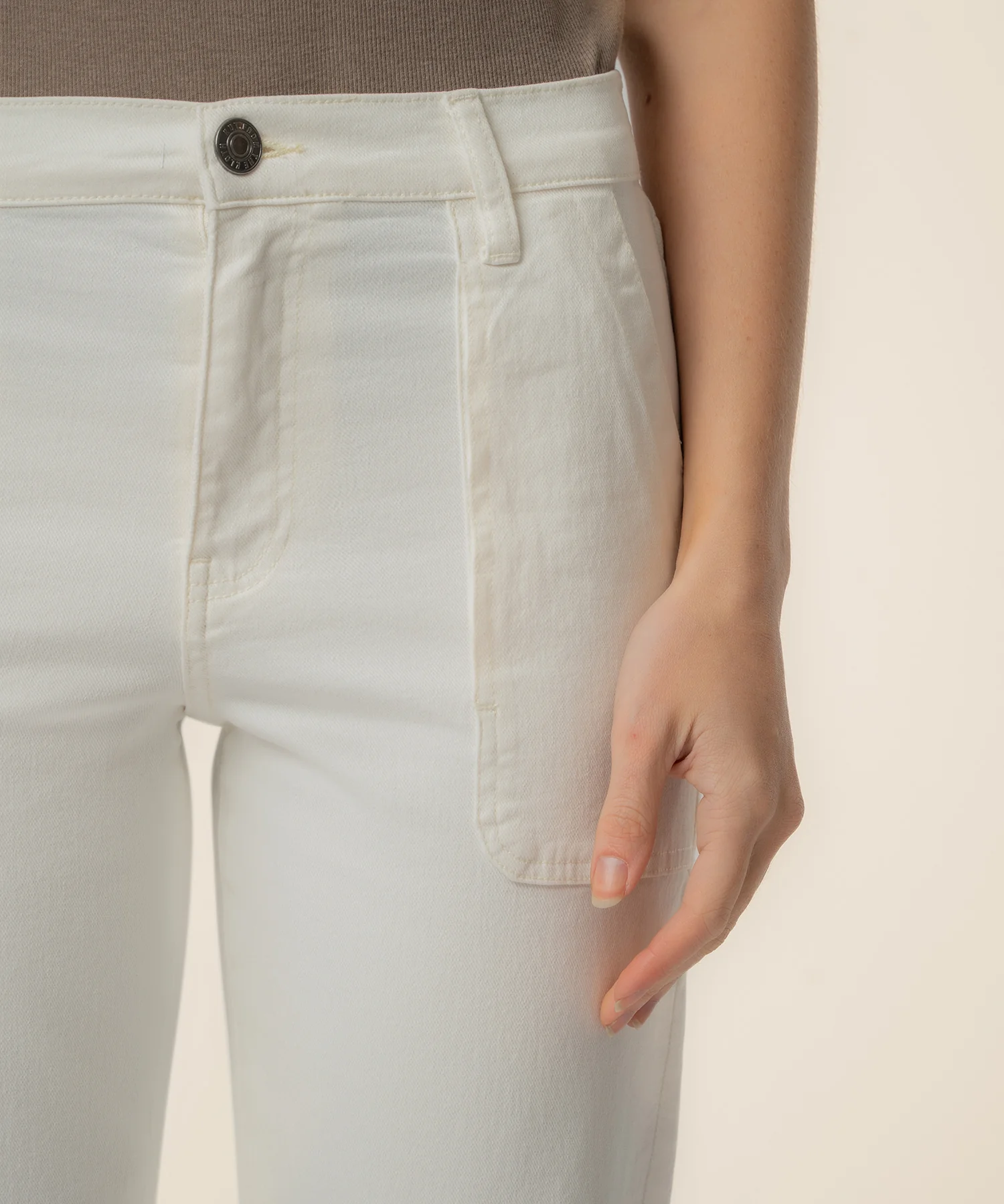 Avery High Rise Straight Leg in Ivory - Image 4