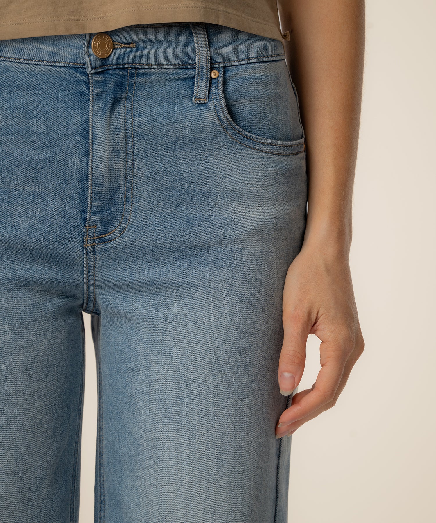Jean High Rise Wide Leg in Loveliness Wash - Image 4