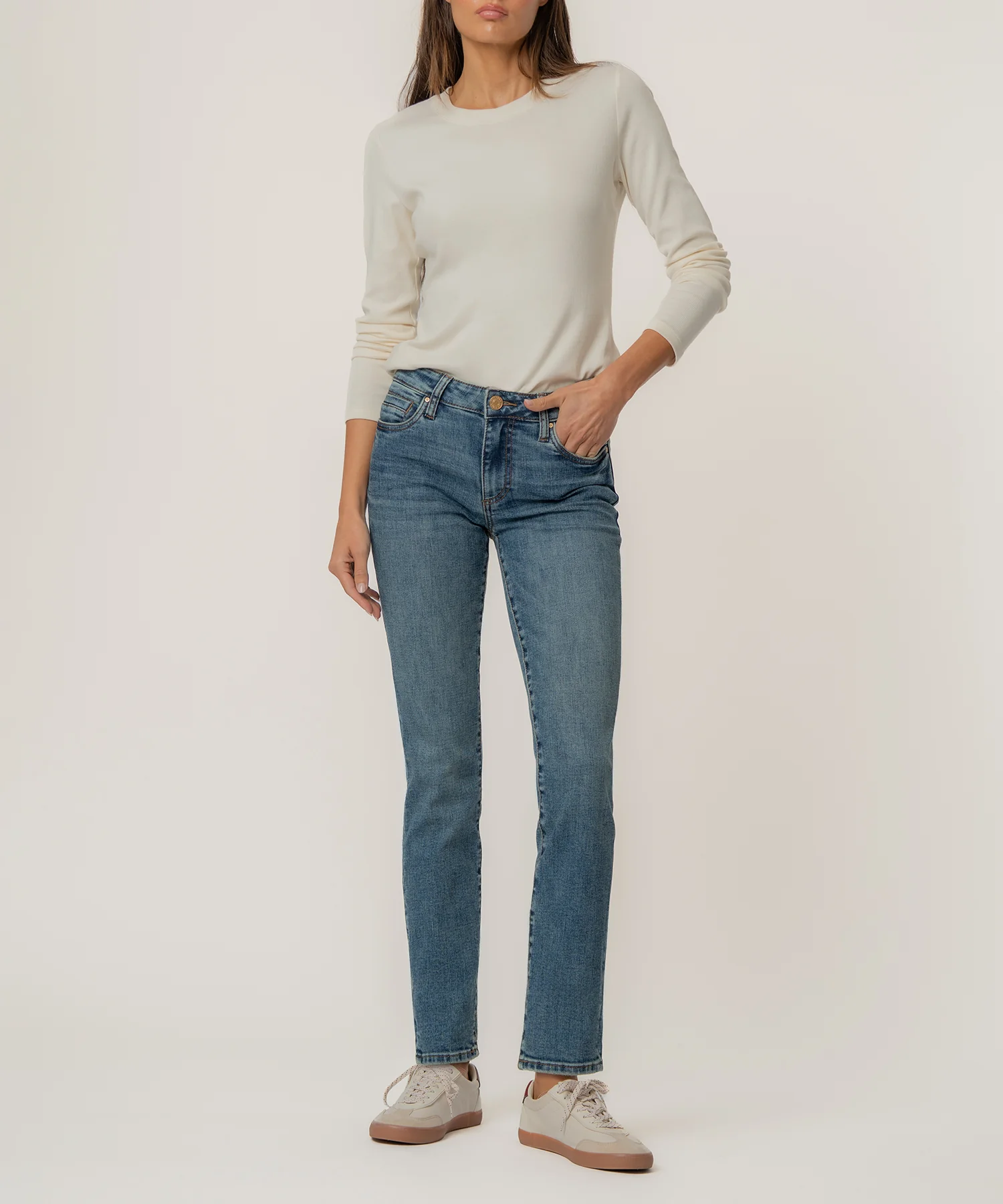 Catherine Mid Rise Boyfriend, Petite in Enigmatic Wash - Image 4
