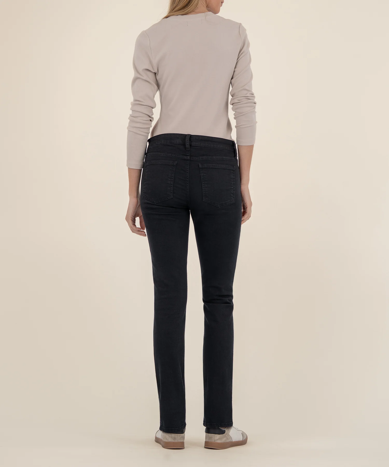 Catherine Mid Rise Boyfriend in Black - Image 6