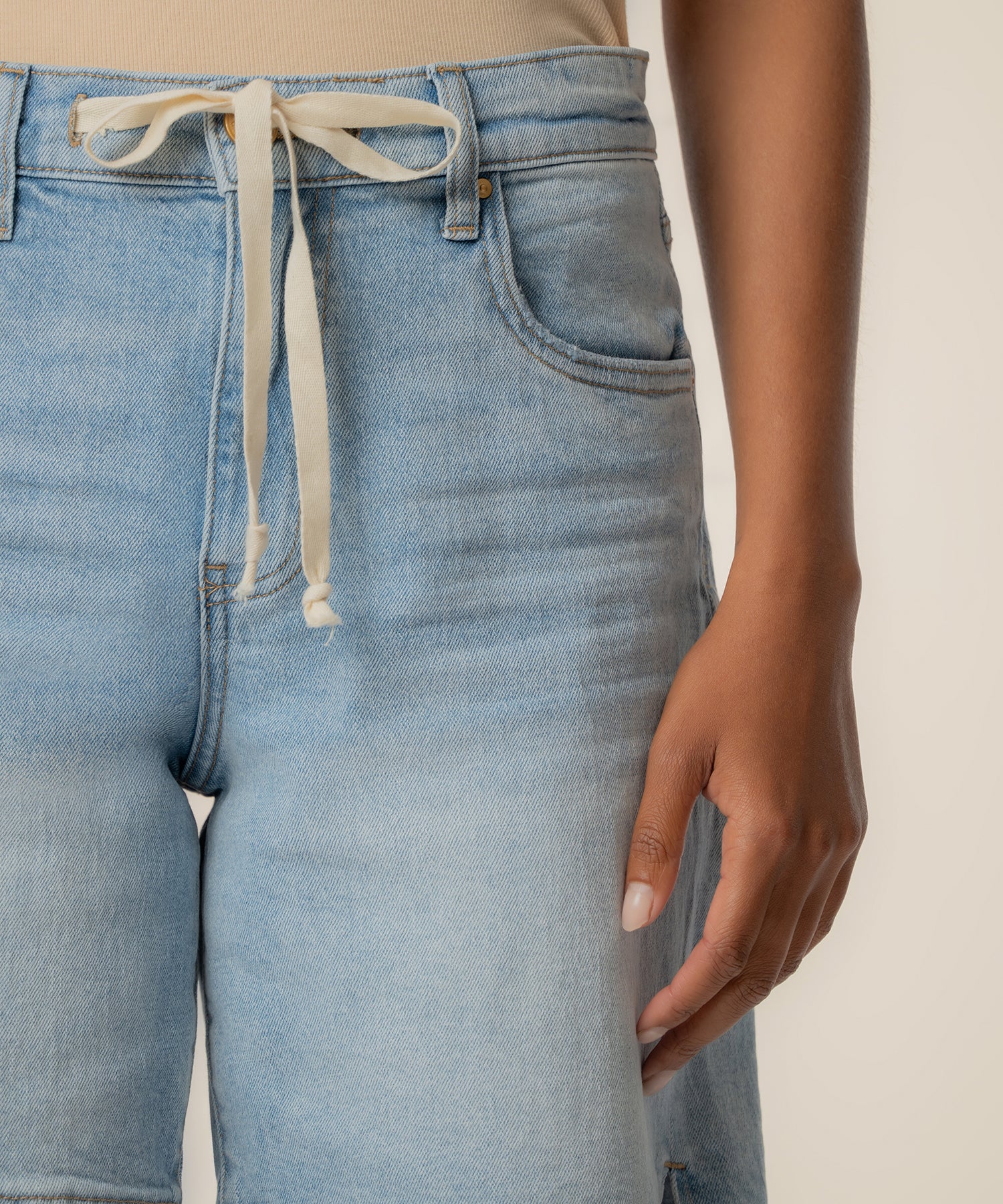 Holly High Rise Short in Simply Wash - Image 4