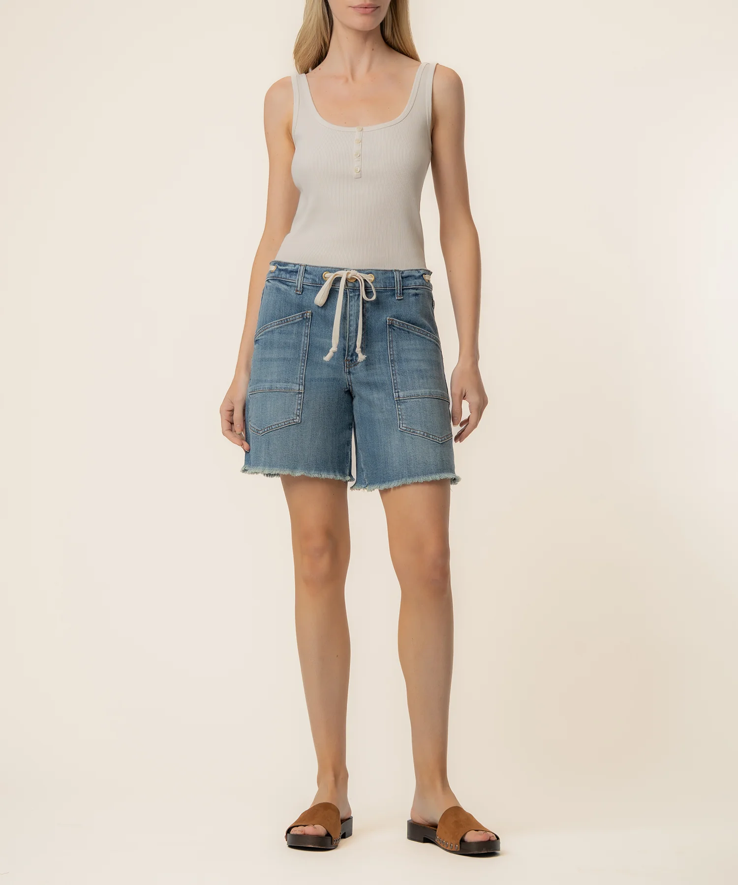 Holly High Rise Short in Proud Wash