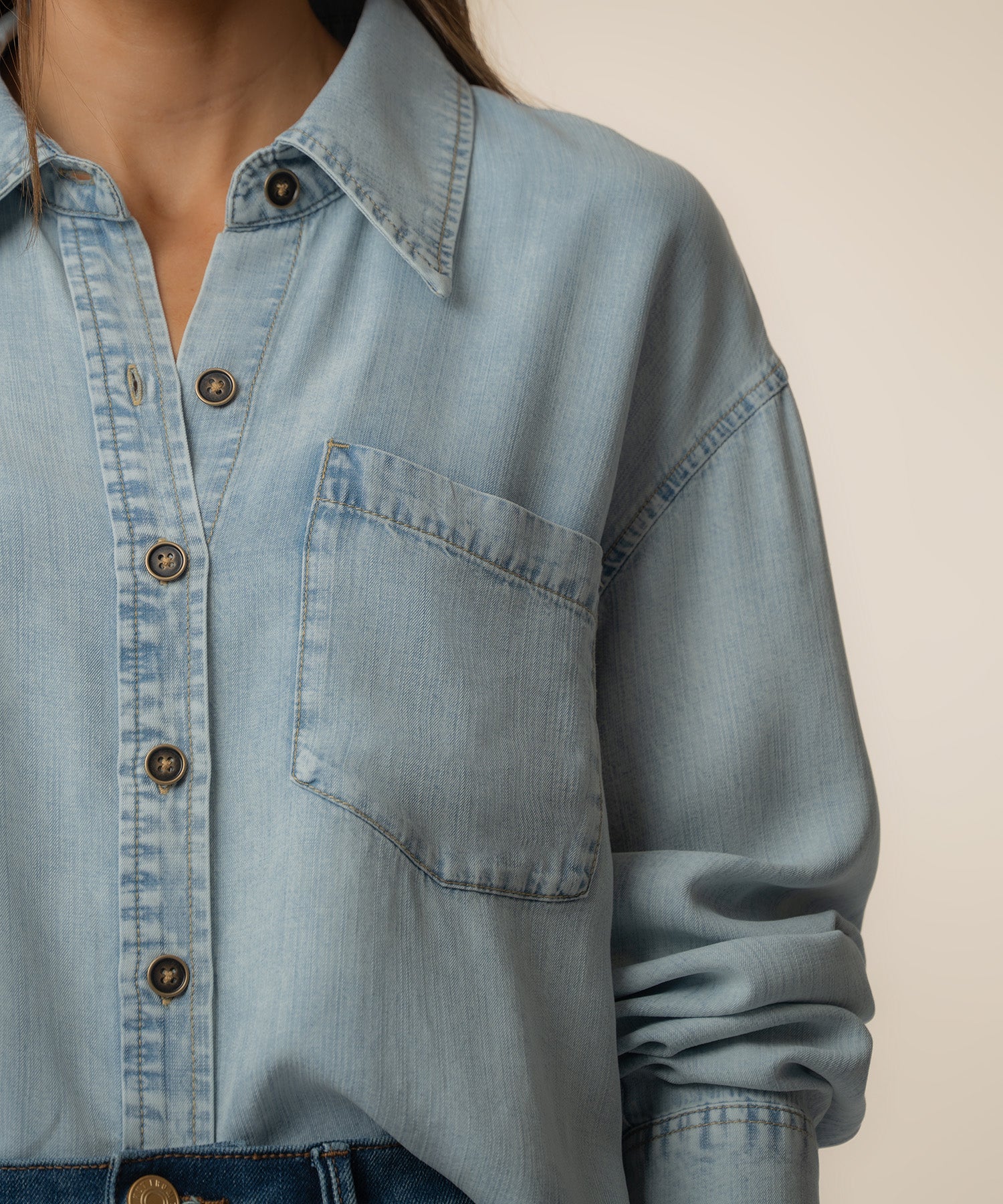Alyssa Denim Shirt in Zappy Wash - Image 4