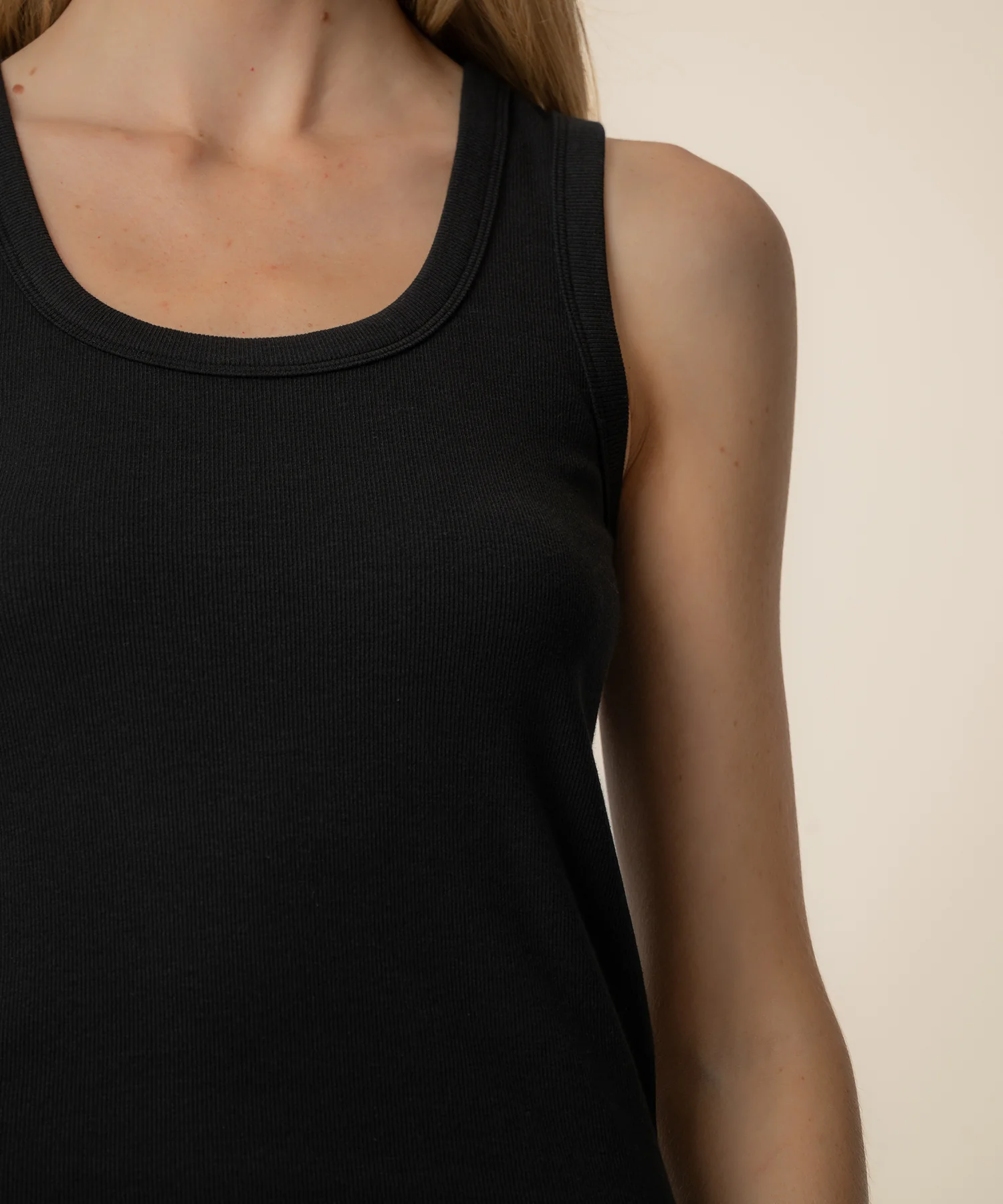 Anastasia Tank Top in Black - Image 4