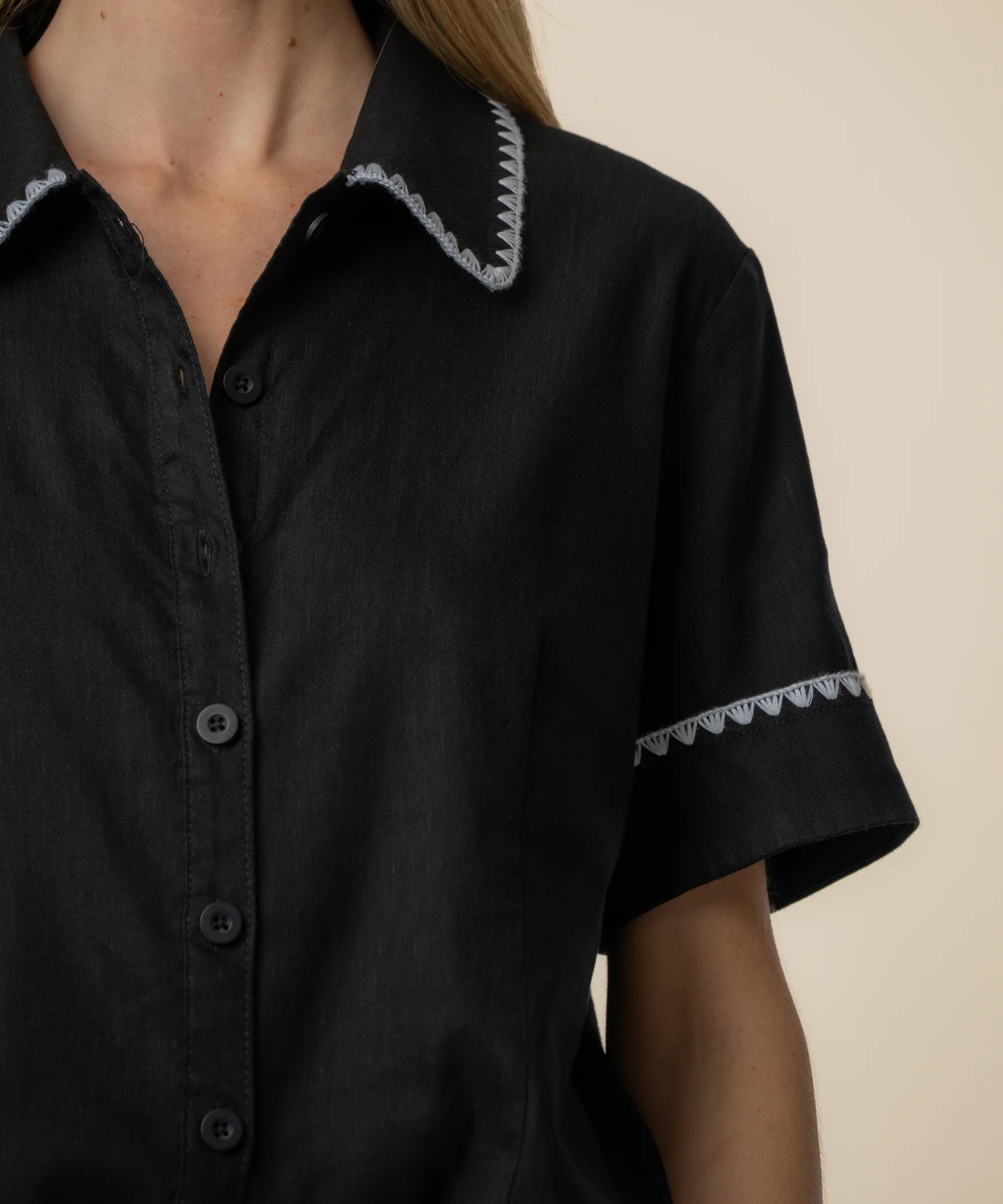 Marisol Linen Top in Black/White - Image 4